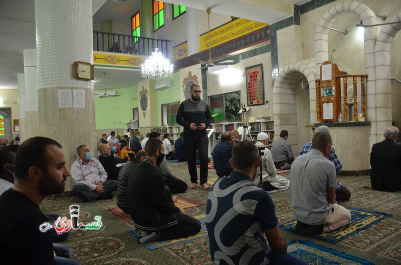  فيديو- كفرقاسم : خطبة وصلاة عيد الفطر من مسجد ابي بكر الصديق والاكتفاء بالمباركة قولا بعيدا عن المعانقة والمصافحة